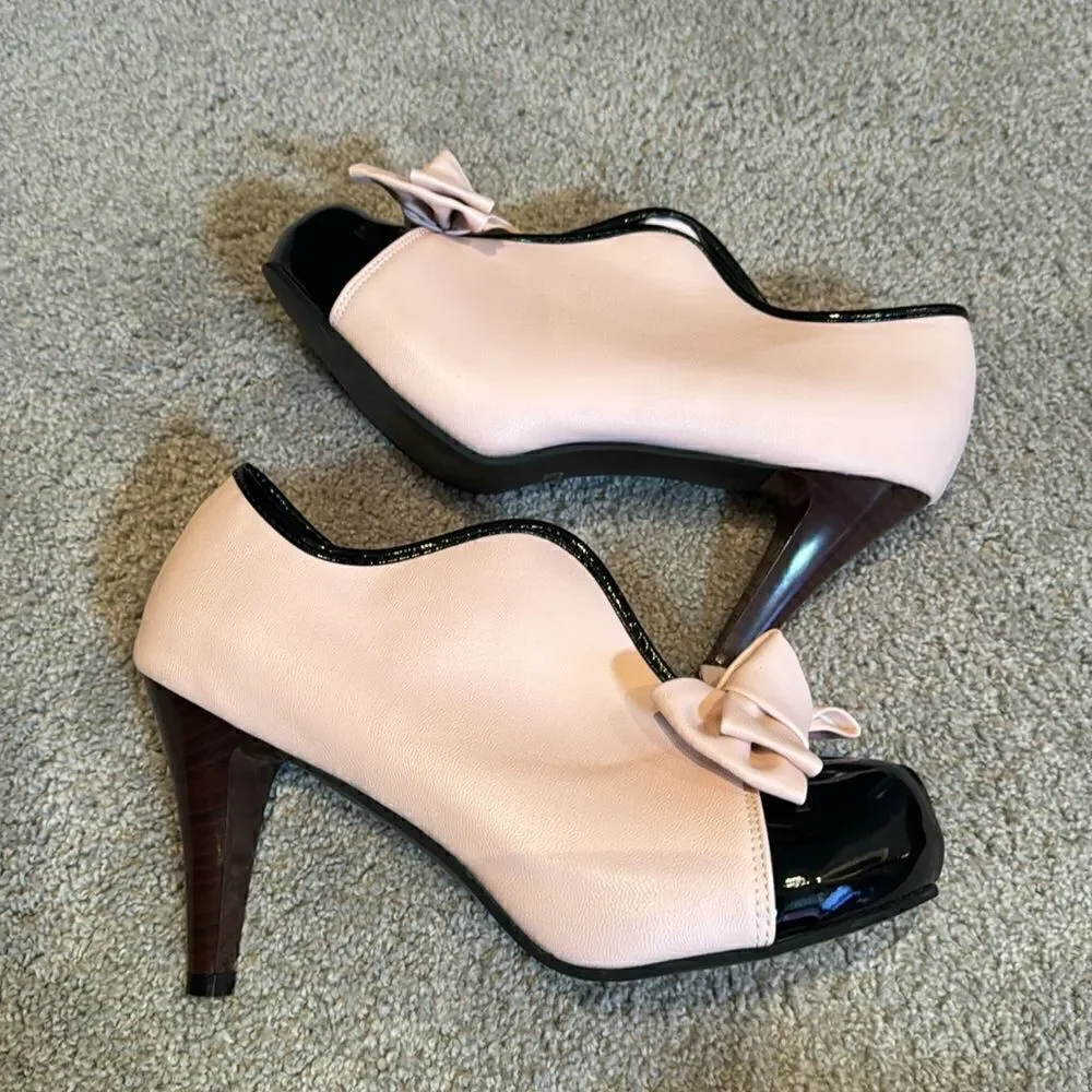 Women’s Pink & Black High Heels Pumps Bow Design Slip On Size 7.5 (39CN) NEW
